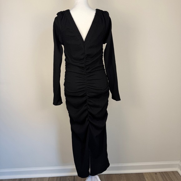 H&M Black Ruched Crepe Maxi Dress Womens Size M Long Sleeve V-Neck Viral Chic - Picture 3 of 8